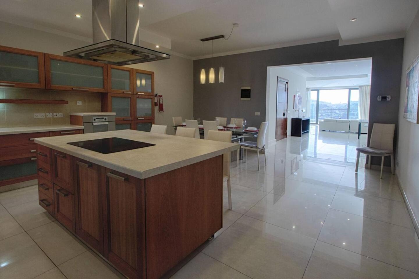 The Strand Apartments By Homely Sliema Buitenkant foto