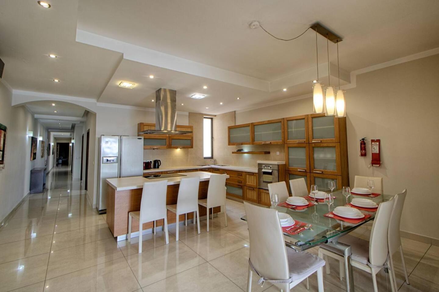 The Strand Apartments By Homely Sliema Buitenkant foto