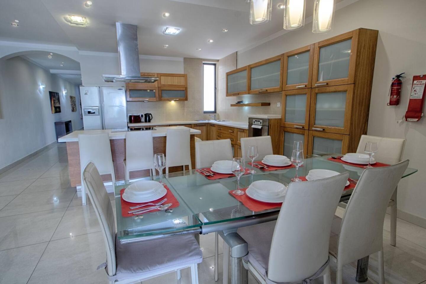 The Strand Apartments By Homely Sliema Buitenkant foto