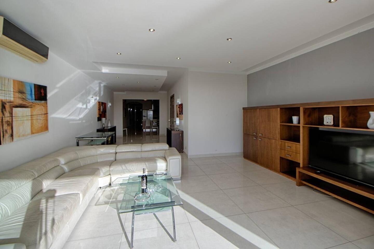 The Strand Apartments By Homely Sliema Buitenkant foto